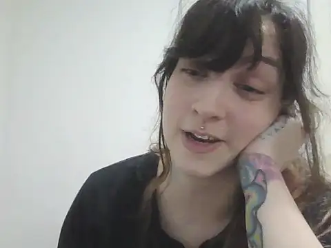 Darkytah online show from December 2025 01:13:01 AM