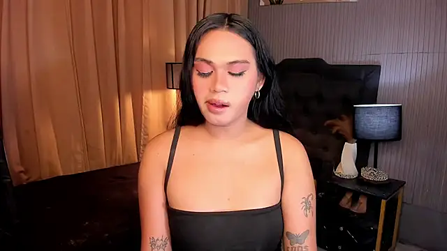 Snapshot of asianhugecockjulia chatting on February 2026 11:36:02 PM asianhugecockjulia online show from February 2026 11:36:02 PM