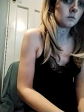 Amy01112 online show from February 2026 04:03:02 PM