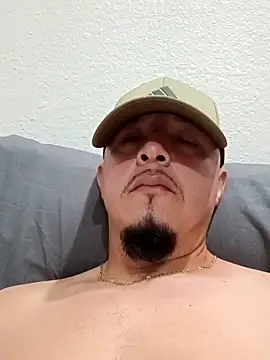 Snapshot of Lalin2323 chatting on February 2026 11:28:01 PM Lalin2323 online show from February 2026 11:28:01 PM