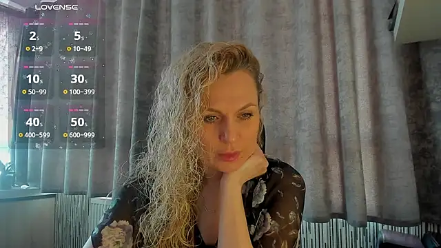 Snapshot of LanaLight_x chatting on February 2026 12:37:01 PM LanaLight x online show from February 2026 12:37:01 PM