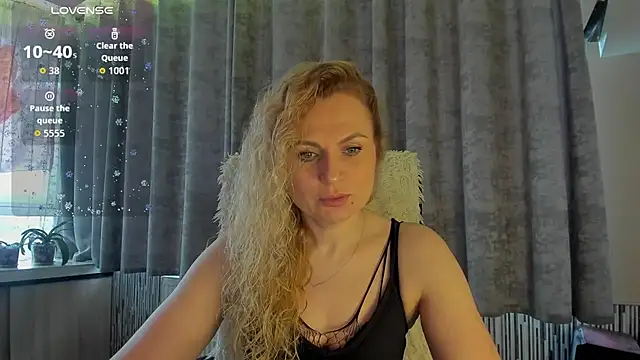 LanaLight x online show from May 2026 04:57:01 PM