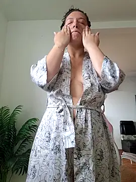 Snapshot of adele_69 chatting on February 2026 04:58:02 PM adele 69 online show from February 2026 04:58:02 PM