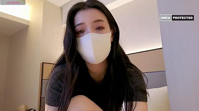 nayomi 34f online show from April 2026 03:28:02 PM