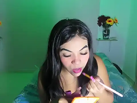 Snapshot of 18teenssexy chatting on December 2025 12:01:02 PM 18teenssexy online show from December 2025 12:01:02 PM