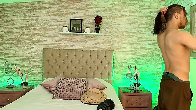 PatrickS25 online show from February 2026 03:32:02 AM