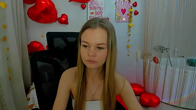 Snapshot of MidnighteAura chatting on February 2026 02:53:01 AM MidnighteAura online show from February 2026 02:53:01 AM