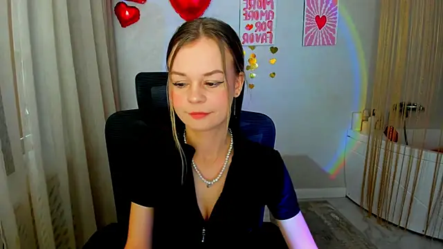 Snapshot of MidnighteAura chatting on February 2026 10:45:02 AM MidnighteAura online show from February 2026 10:45:02 AM