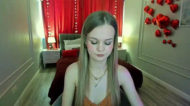 Snapshot of MidnighteAura chatting on February 2026 11:44:02 AM MidnighteAura online show from February 2026 11:44:02 AM