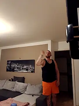 Snapshot of Chiemsee610 chatting on April 2026 06:35:01 PM Chiemsee610 online show from April 2026 06:35:01 PM