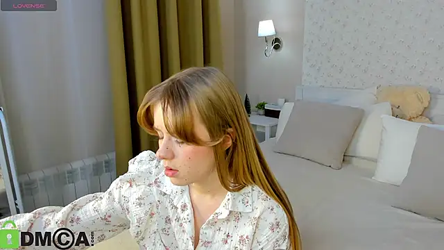 Snapshot of Victori_Fox chatting on February 2026 12:59:01 AM Victori Fox online show from February 2026 12:59:01 AM