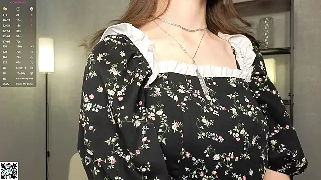 UmbraElyon online show from April 2026 05:11:01 AM