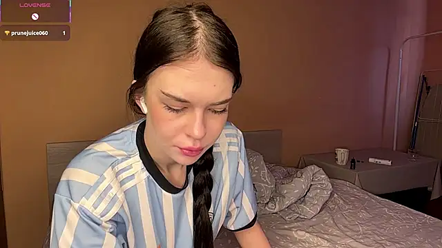 Snapshot of ElliRusk chatting on February 2026 04:46:02 AM ElliRusk online show from February 2026 04:46:02 AM