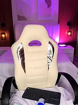 Snapshot of Miss_dare chatting on December 2025 10:22:02 AM Miss dare online show from December 2025 10:22:02 AM