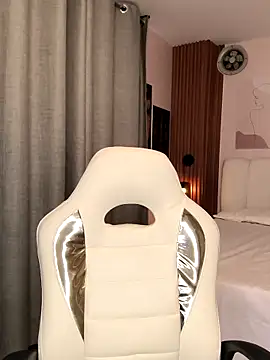 Snapshot of Miss_dare chatting on December 2025 10:22:01 AM Miss dare online show from December 2025 10:22:01 AM