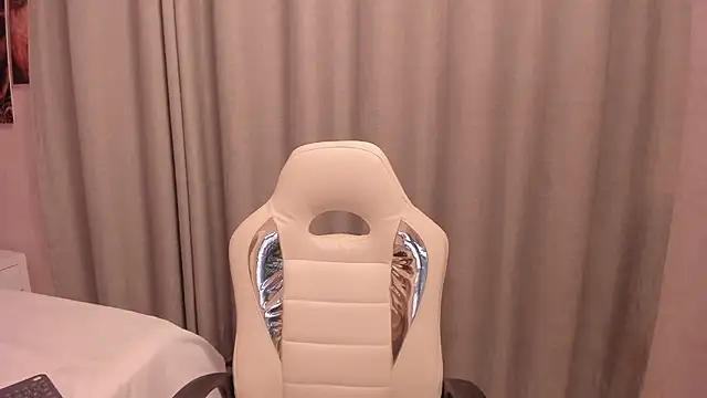 Snapshot of Miss_dare chatting on January 2026 10:18:02 AM Miss dare online show from January 2026 10:18:02 AM