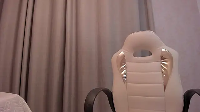 Snapshot of Miss_dare chatting on January 2026 10:19:02 AM Miss dare online show from January 2026 10:19:02 AM