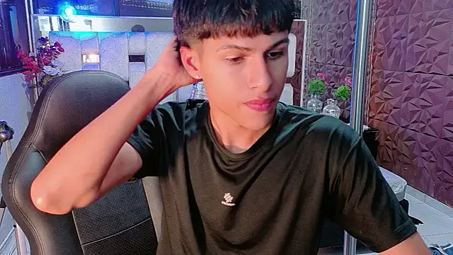 StormLuxX online show from December 2025 06:44:01 AM