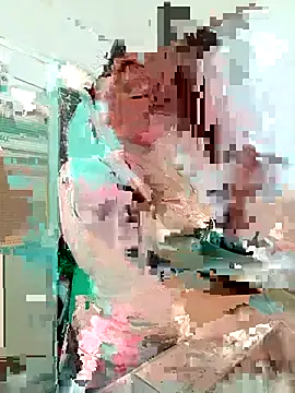 MisNicol online show from December 2025 07:29:02 PM