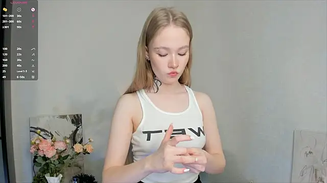 Snapshot of MaireLanda chatting on February 2026 04:54:01 AM MaireLanda online show from February 2026 04:54:01 AM