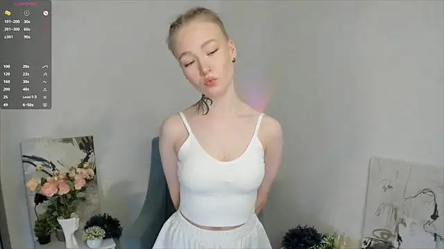 Snapshot of MaireLanda chatting on February 2026 04:39:01 AM MaireLanda online show from February 2026 04:39:01 AM