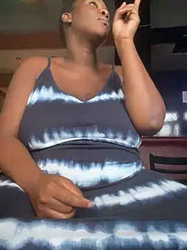 GiantClithpee online show from December 2024 09:00:02 PM