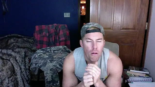 Snapshot of SpunRedneck chatting on January 2026 01:05:02 PM SpunRedneck online show from January 2026 01:05:02 PM