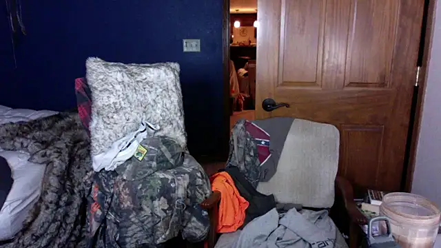 Snapshot of SpunRedneck chatting on January 2026 11:37:02 AM SpunRedneck online show from January 2026 11:37:02 AM