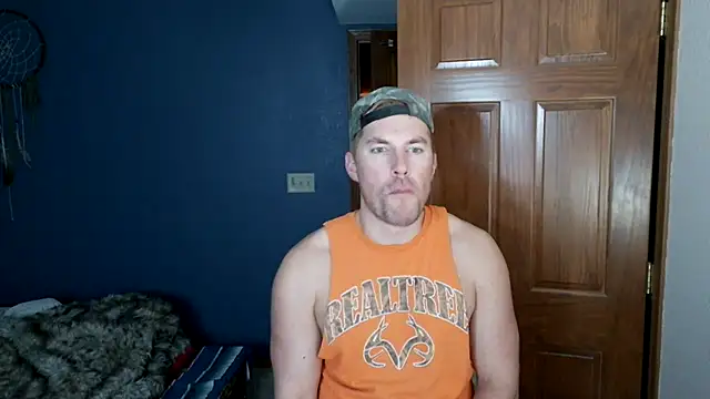 Snapshot of SpunRedneck chatting on February 2026 12:15:01 AM SpunRedneck online show from February 2026 12:15:01 AM