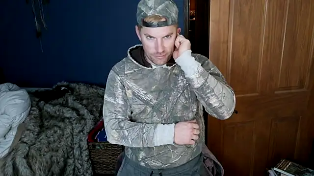 Snapshot of SpunRedneck chatting on February 2026 12:25:02 AM SpunRedneck online show from February 2026 12:25:02 AM