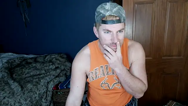 Snapshot of SpunRedneck chatting on February 2026 10:43:01 AM SpunRedneck online show from February 2026 10:43:01 AM