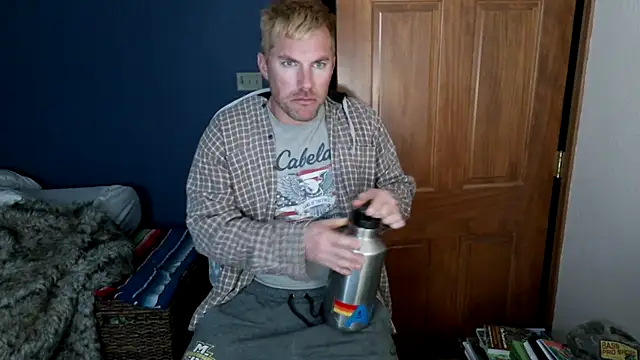 Snapshot of SpunRedneck chatting on February 2026 11:44:01 PM SpunRedneck online show from February 2026 11:44:01 PM