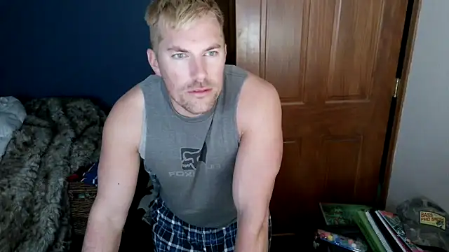 Snapshot of SpunRedneck chatting on February 2026 11:33:01 AM SpunRedneck online show from February 2026 11:33:01 AM