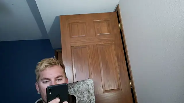 Snapshot of SpunRedneck chatting on February 2026 11:48:01 PM SpunRedneck online show from February 2026 11:48:01 PM