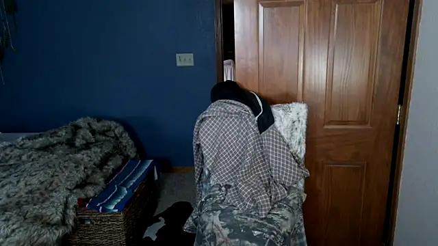 Snapshot of SpunRedneck chatting on March 2026 11:43:01 PM SpunRedneck online show from March 2026 11:43:01 PM