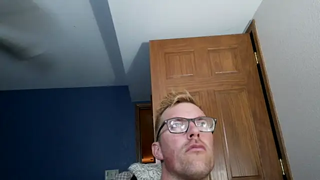 Snapshot of SpunRedneck chatting on March 2026 12:06:01 AM SpunRedneck online show from March 2026 12:06:01 AM