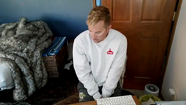 Snapshot of SpunRedneck chatting on March 2026 12:30:02 PM SpunRedneck online show from March 2026 12:30:02 PM