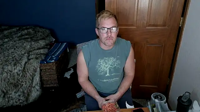 Snapshot of SpunRedneck chatting on March 2026 12:48:01 AM SpunRedneck online show from March 2026 12:48:01 AM