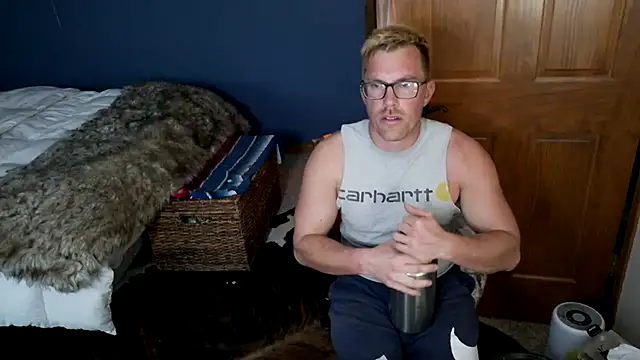 Snapshot of SpunRedneck chatting on March 2026 10:48:01 PM SpunRedneck online show from March 2026 10:48:01 PM