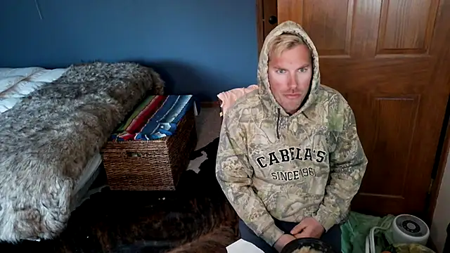 Snapshot of SpunRedneck chatting on April 2026 11:35:02 PM SpunRedneck online show from April 2026 11:35:02 PM