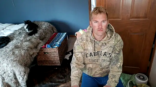 Snapshot of SpunRedneck chatting on April 2026 05:21:02 PM SpunRedneck online show from April 2026 05:21:02 PM