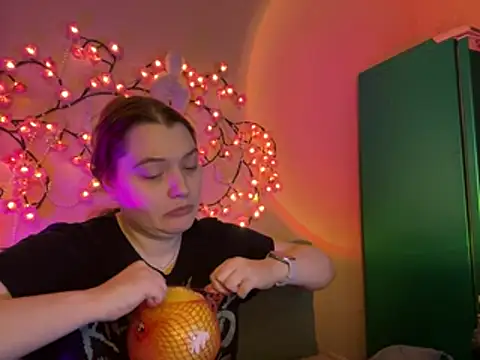 Snapshot of Ungoliant_Kiss chatting on March 2026 05:37:02 PM Ungoliant Kiss online show from March 2026 05:37:02 PM