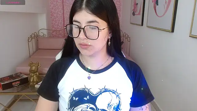 Nina harpper  online show from April 2026 01:23:02 PM