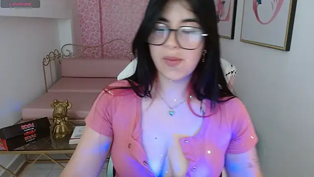 Nina harpper  online show from April 2026 01:05:02 PM