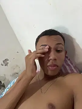 Snapshot of Colombians- chatting on December 2025 09:12:02 PM Colombians- online show from December 2025 09:12:02 PM