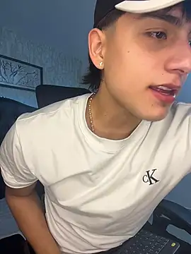 Snapshot of Lander_Cruz chatting on February 2026 08:27:01 PM Lander Cruz online show from February 2026 08:27:01 PM