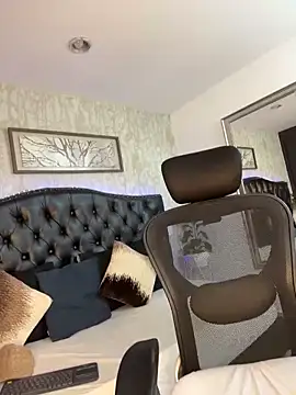 Snapshot of Lander_Cruz chatting on February 2026 07:15:02 PM Lander Cruz online show from February 2026 07:15:02 PM