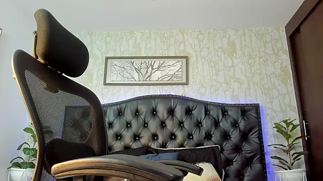 Snapshot of Lander_Cruz chatting on March 2026 09:10:02 PM Lander Cruz online show from March 2026 09:10:02 PM