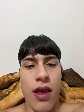 Snapshot of Lander_Cruz chatting on April 2026 05:21:01 PM Lander Cruz online show from April 2026 05:21:01 PM