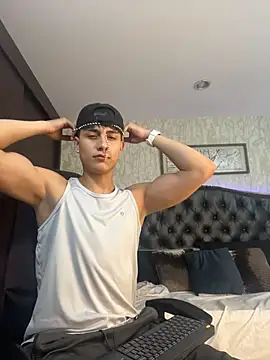 Snapshot of Lander_Cruz chatting on April 2026 08:26:01 PM Lander Cruz online show from April 2026 08:26:01 PM